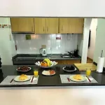 306 شقة *